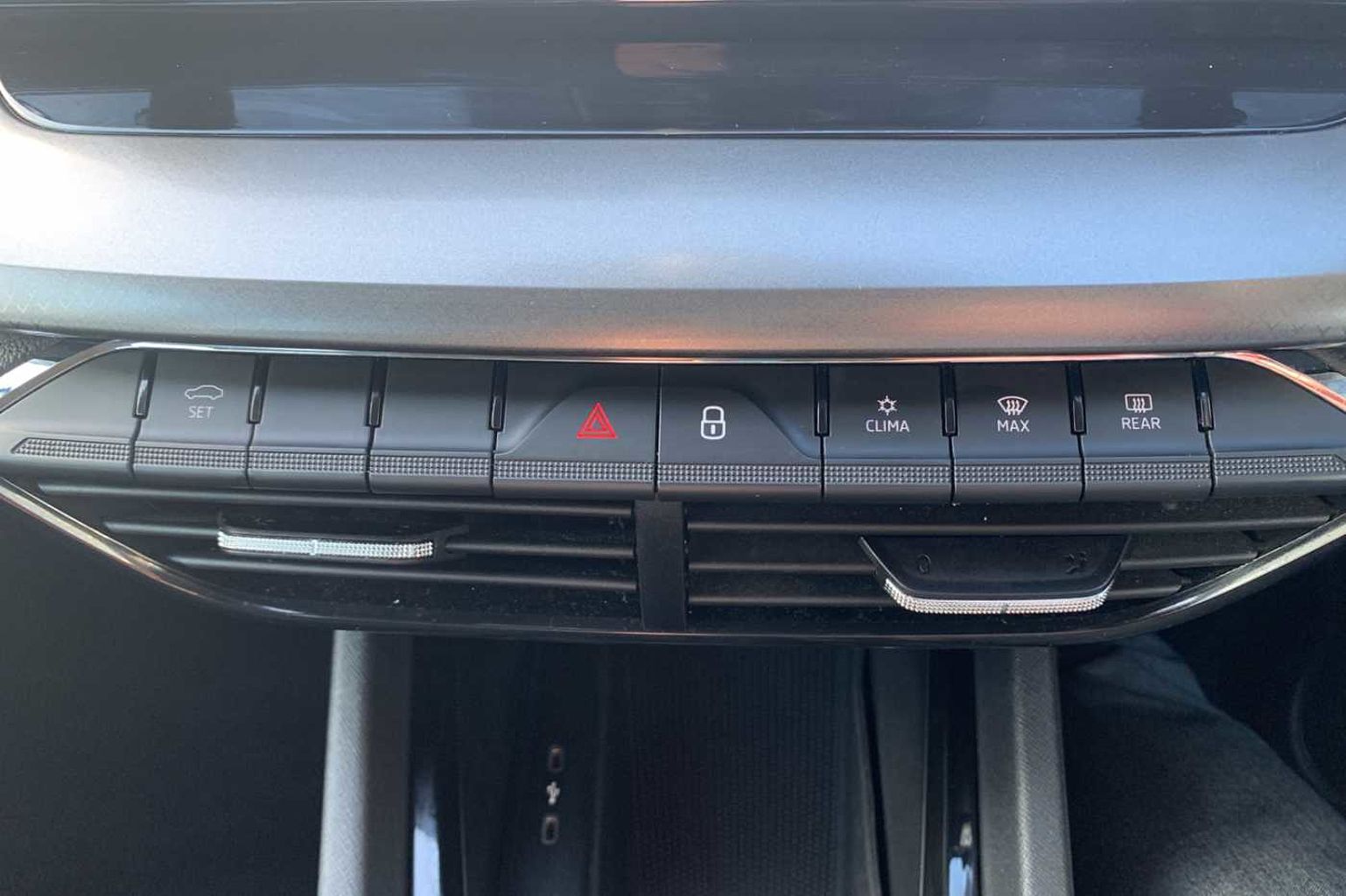 SKODA Octavia Hatchback 1.5 TSI SE First Ed ACT (150PS)